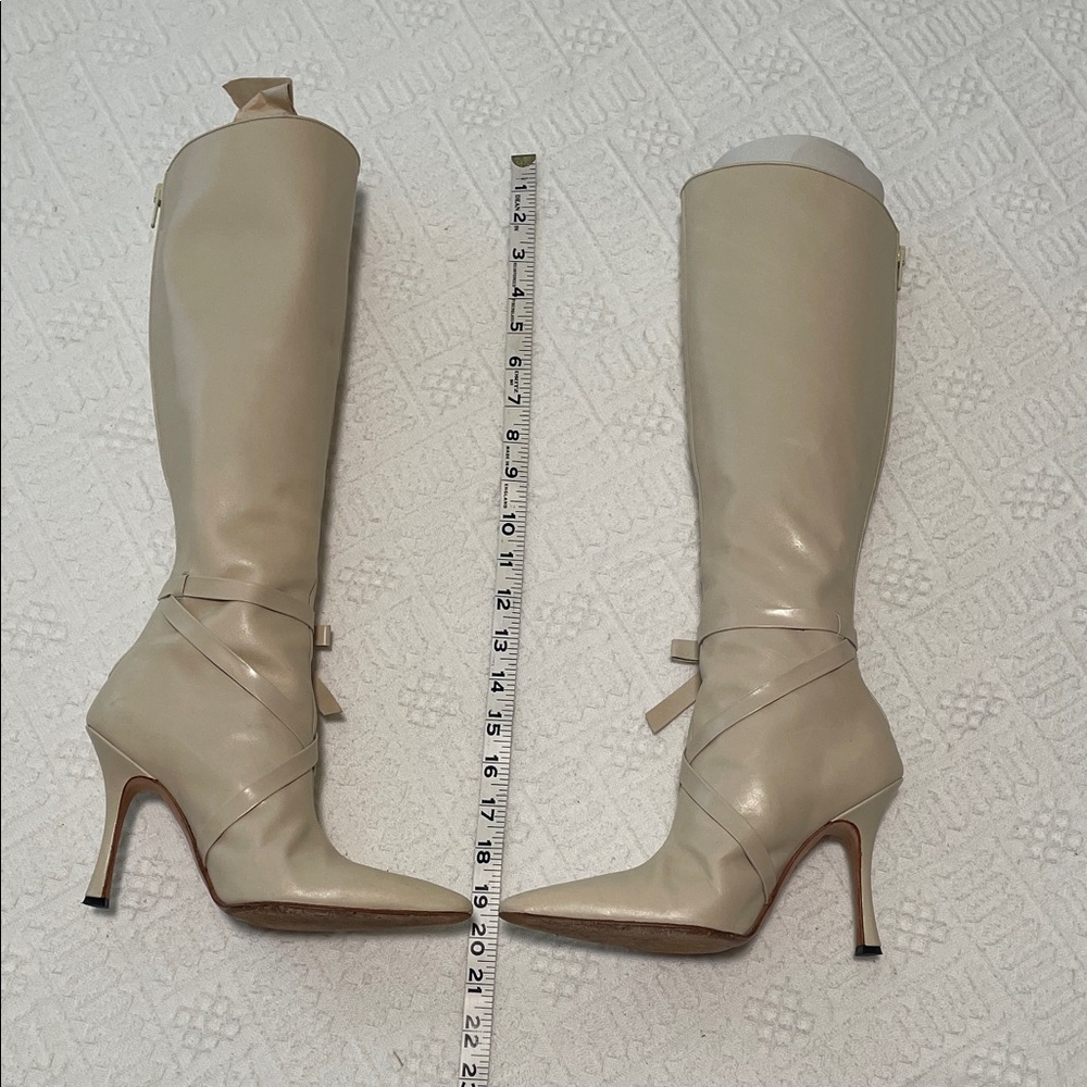 Manolo Blahnik Ivory Borneola  Boots Creme Calf Leather heeled bow straps - Picture 13 of 17